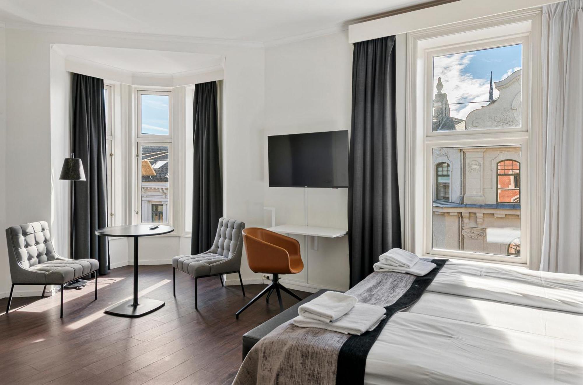Hotel K7 3*